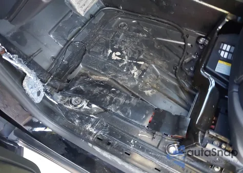 2013 Porsche Cayenne Turbo z USA, uszkodzony, nr VIN WP1AC2A28DLA90993